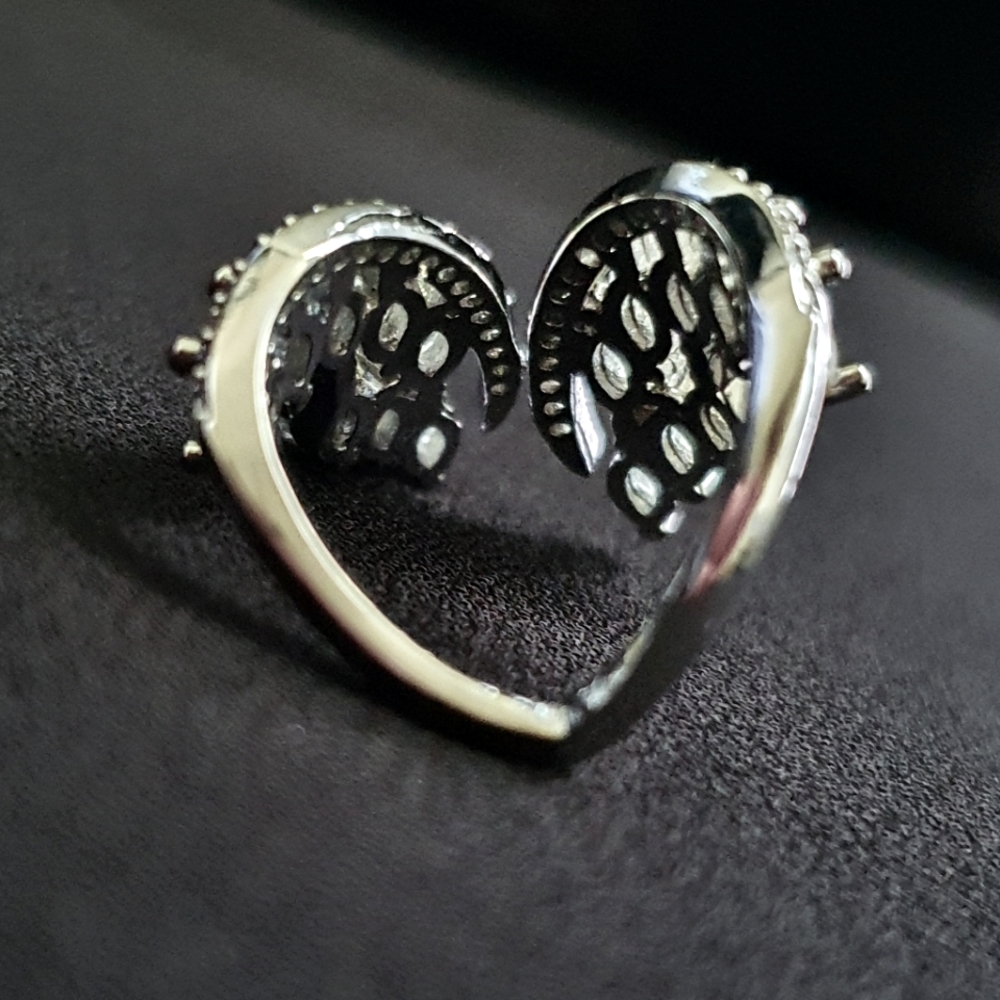 Pretty Silver Angel Wings Ring